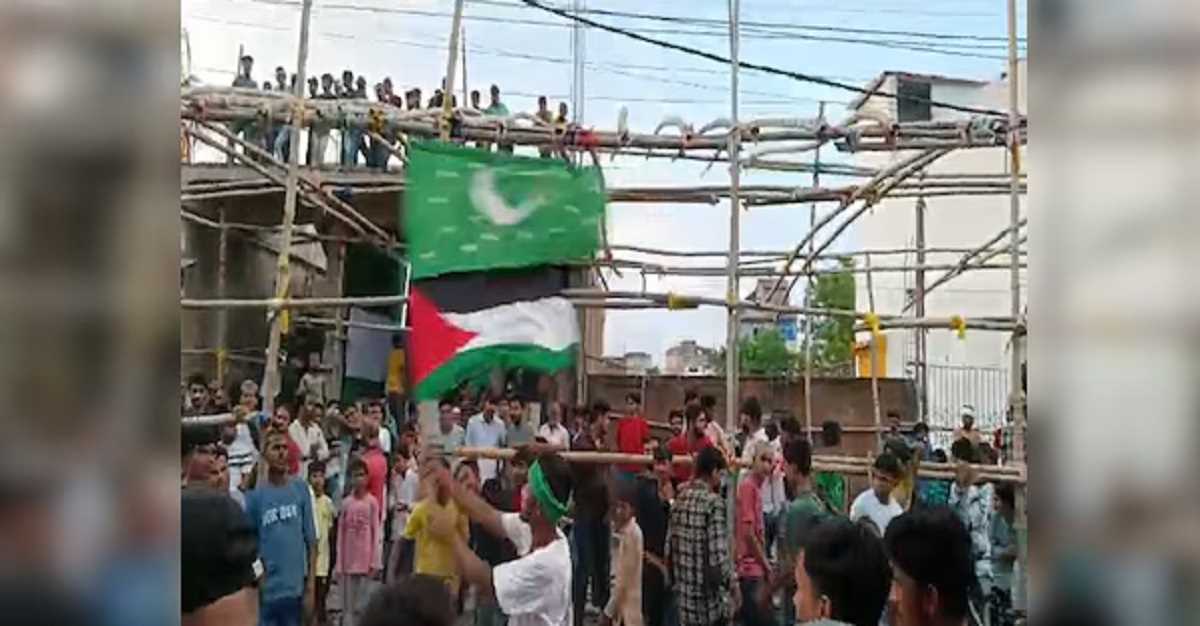 बिहार में मुहर्रम से पहले पुलिस की कार्रवाई, फिलिस्तीन के झंडे बनाए जाने की सूचना पर छापा